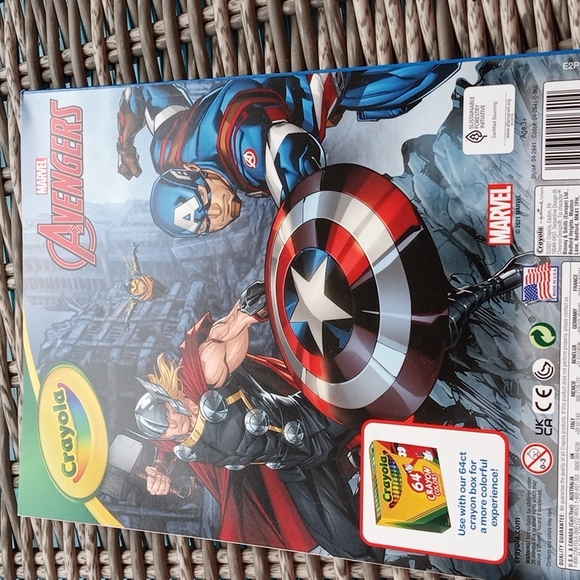 PERFECT GIFT! CRAYOLA Coloring book - Picture 5 of 7